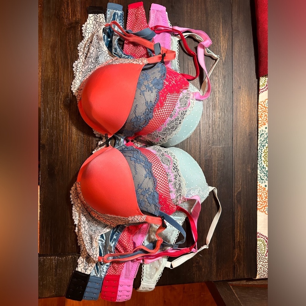 Victoria Secret Bras. 4 for $50., or $15.00/EACH. READ DESCRIPTION